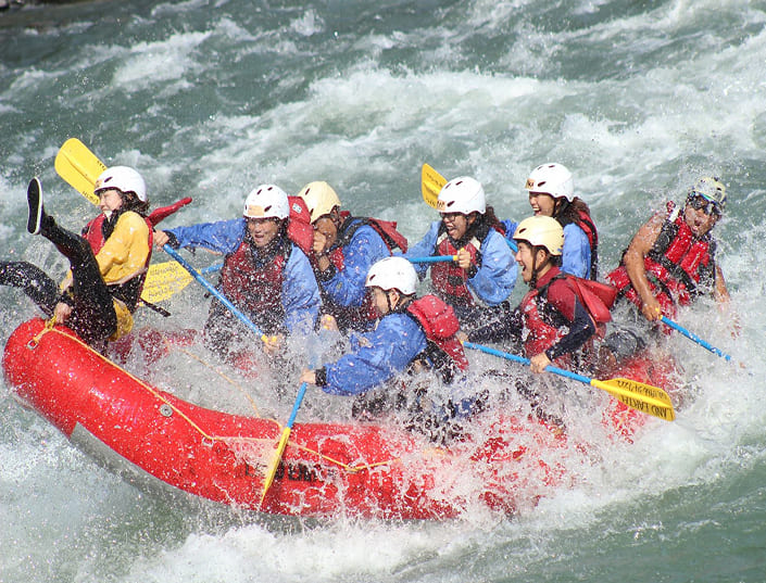 ラフティングを楽しむ団体
